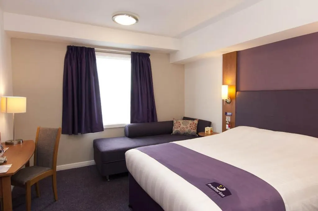 Premier Inn Birmingham South - Hall Green-1